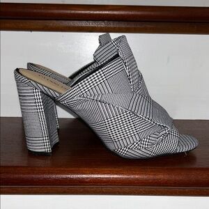 Gianni Bini Black and White Women's Mules